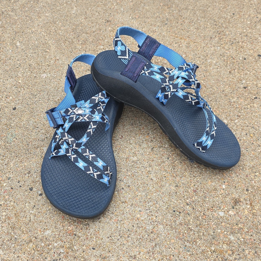 Chaco Z/Cloud X Strappy Sandals With Blue Design Pattern Size 8  
